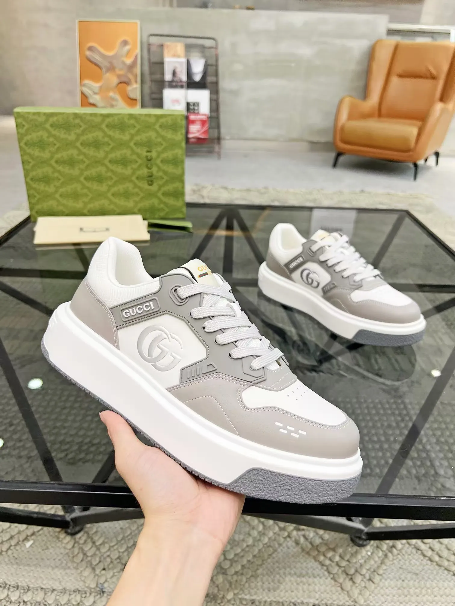Men's Men's Shoes Men's Men's 💰460 new men's shoes GUCCI [Lightning] latest shoes shipped. Original quality, fashionable, made of special materials, sheepskin lining, brand new packaging. The foot feels super comfortable and the workmanship is impeccable. Size: 38-45